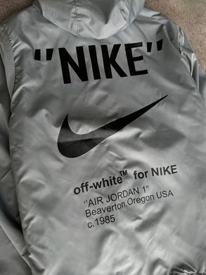 Чоловіча сіра вітровка Nike легка