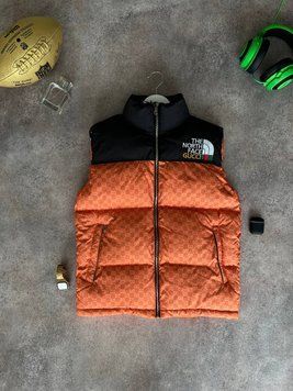 Жилетка мужская оранжевая The North Face Gucci