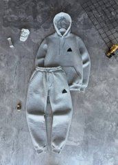 Зимний спортивный костюм.