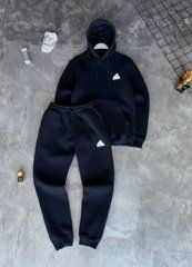 Зимний спортивный костюм.