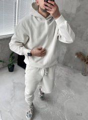 Спортивный белый костюм на флисе