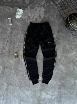 Спортивні штани Nike чорні