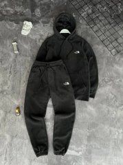 Зимовий спортивний костюм