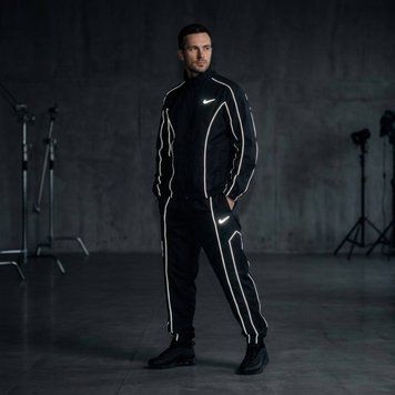 Чоловічий спортивний костюм Nike чорного кольору