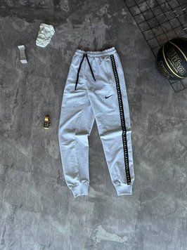 Спортивні штани Nike сірі