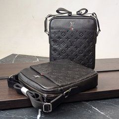 Сумка чоловіча через плече Louis Vuitton